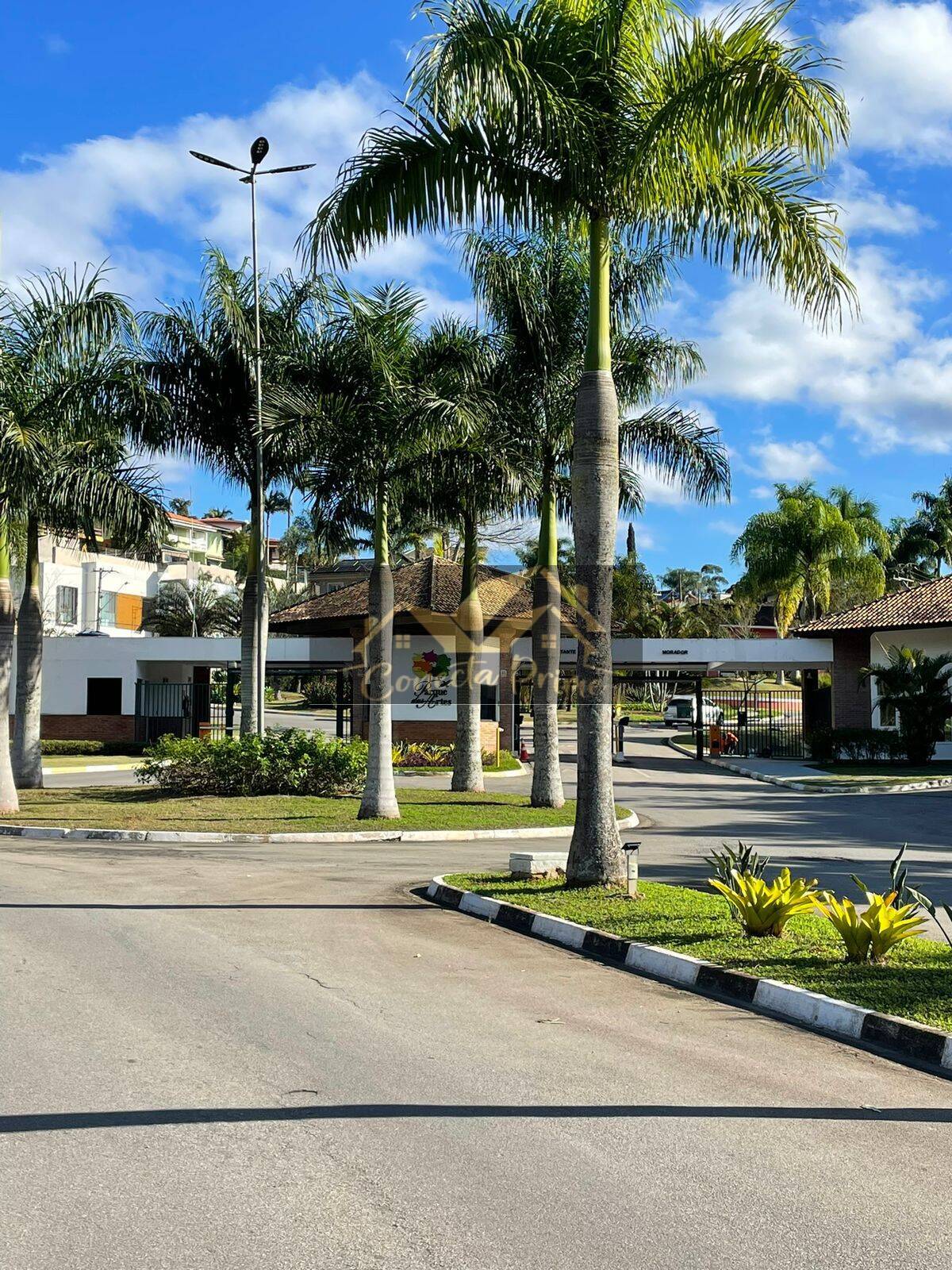 Terreno a venda no Condomínio Parque das Artes - Embu das Artes/SP.